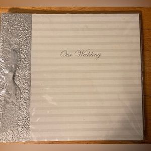 New Wedding scrapbook/photo book, unused, 20 pages.